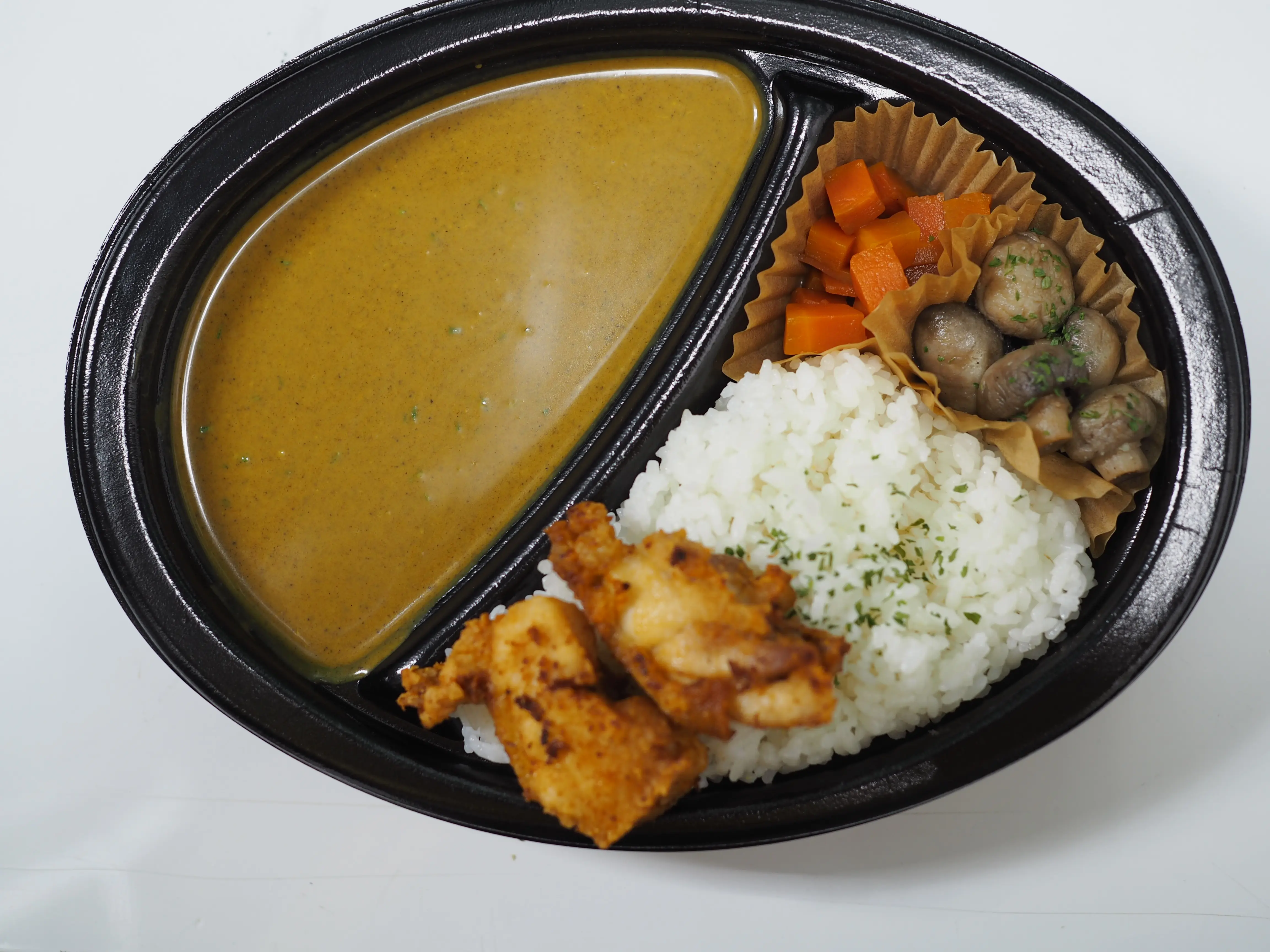 要町の隠れ家カレー＆弁当屋「Lauter Brunnen」スパイスカレー