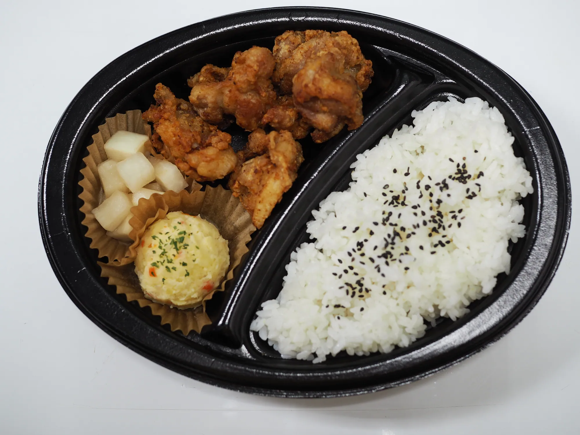 要町の隠れ家カレー＆弁当屋「Lauter Brunnen」ボリュームから揚げ弁当